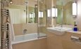 Linthwaite_Bathroom_R25-min